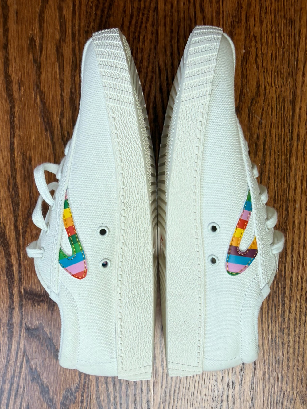 NEW Tretorn White Nylite Plus Rainbow Canvas Sneakers Women’s Sz 6 - Picture 8 of 11